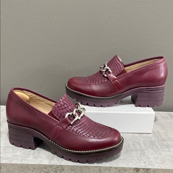 Dromedaris Leather Women's Burgundy Loafers w/silver Chain Detail Size 38 US 8 - Picture 2 of 16
